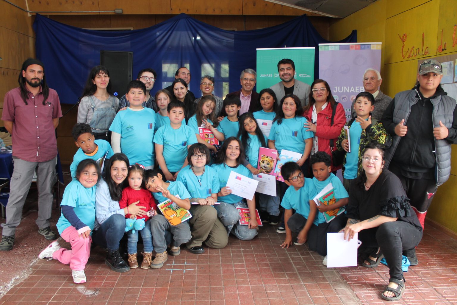 ALCALDE, CONCEJALES Y LA JUNAEB CERRARON ESCUELA DE VERANO “MAR Y TIERRA” 2025 EN CARELMAPU