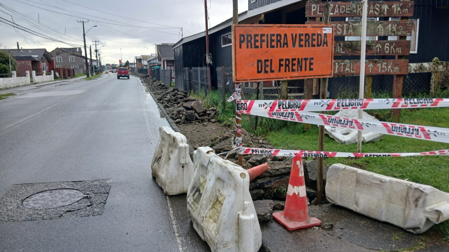 INICIAN OBRAS DE CONSERVACIÓN DE VEREDAS EN LA COMUNA DE MAULLÍN.