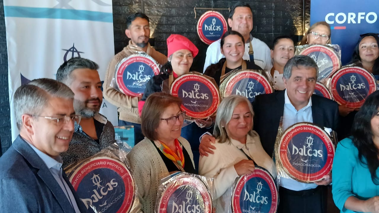 RECONOCIMIENTO A LA GASTRONOMÍA DE LA PATAGONIA COSTA EN CARELMAPU.