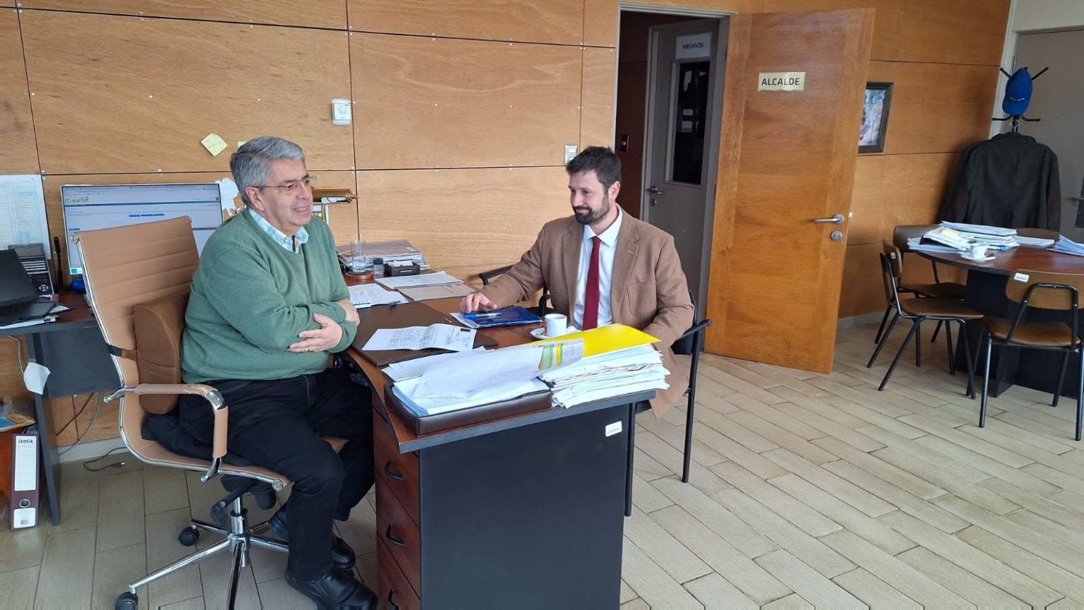 BIENES NACIONALES Y MUNICIPIO DE MAULLÍN FORTALECEN TRABAJO CONJUNTO PARA IMPULSAR INICIATIVAS COMUNALES.
