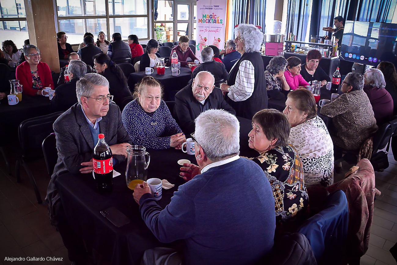 MÁS DE 60 DIRIGENTES DE ADULTOS MAYORES PARTICIPARON EN CONVERSATORIO SOBRE SEGURIDAD Y PROYECTOS COMUNALES EN MAULLÍN.